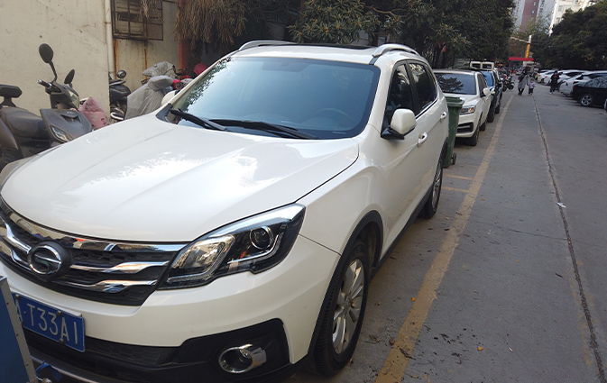 避免洗車店排隊(duì)洗車，上門洗車一鍵清爽出行